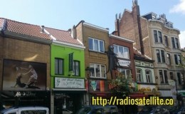 Une rue de Belgique et la grand place de&nbsp;Bruxelles