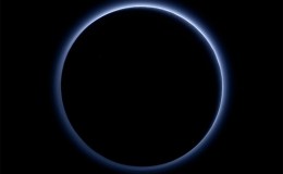 PLUTON A UN CIEL&nbsp;BLEU